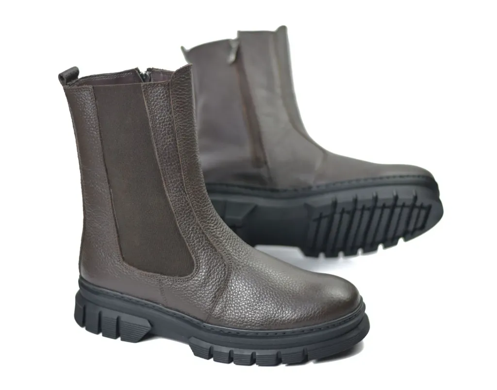 [20440440] Long-neck black boots with a zipper made from genuine leather