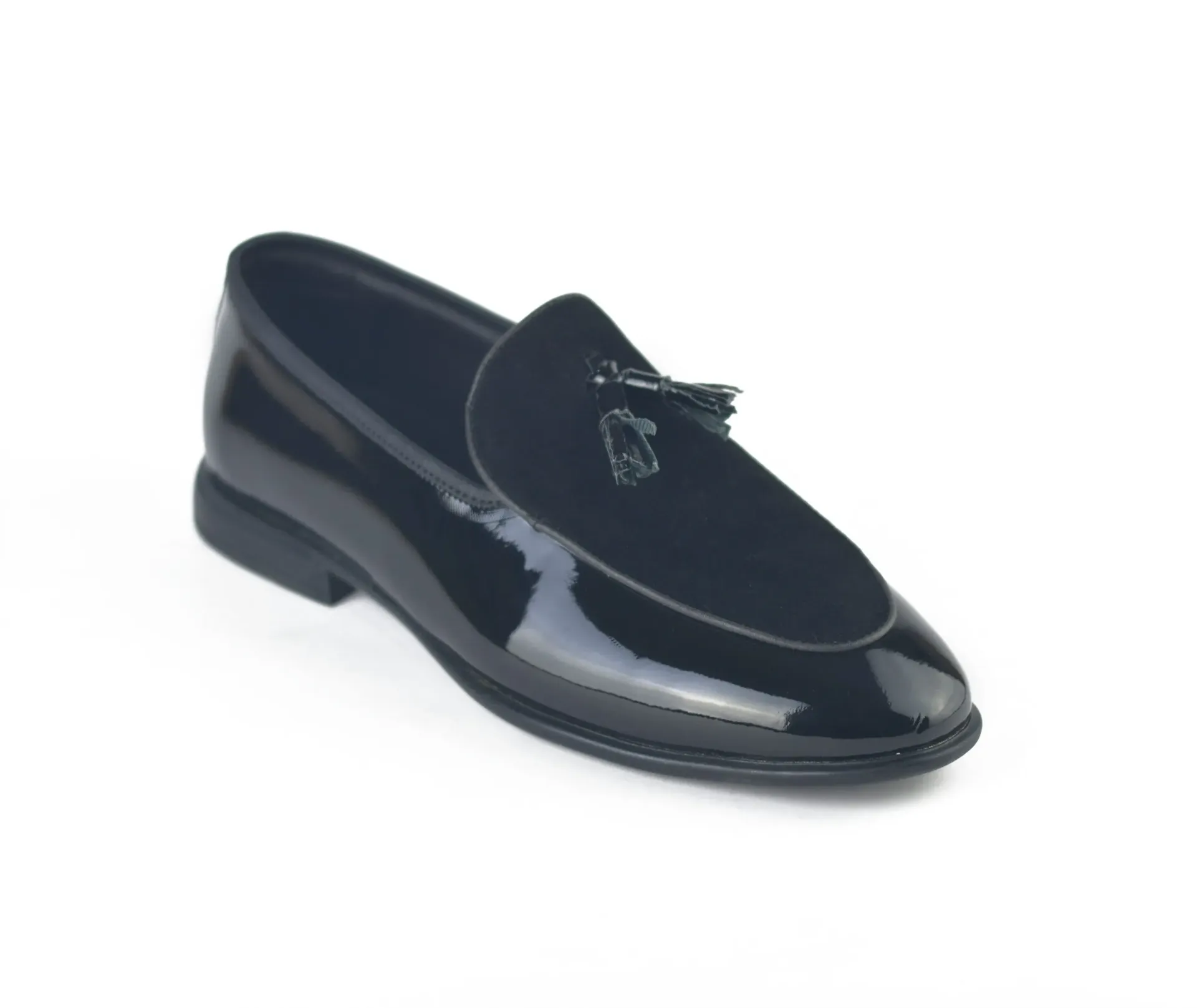 Classic loafers crafted from glossy leather with suede accents