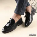 Classic loafers made from glossy leather