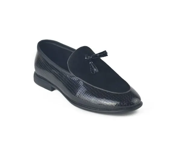 [20660141] Classic loafers crafted from textured glossy leather with suede accents (41)