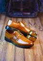 Classic lace-up loafers made from glossy leather