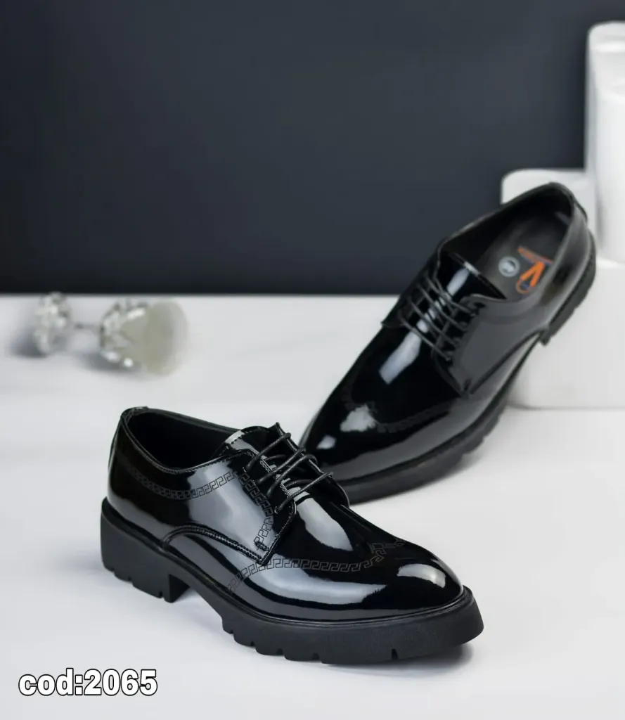 Casual glossy leather shoes with a raised sole