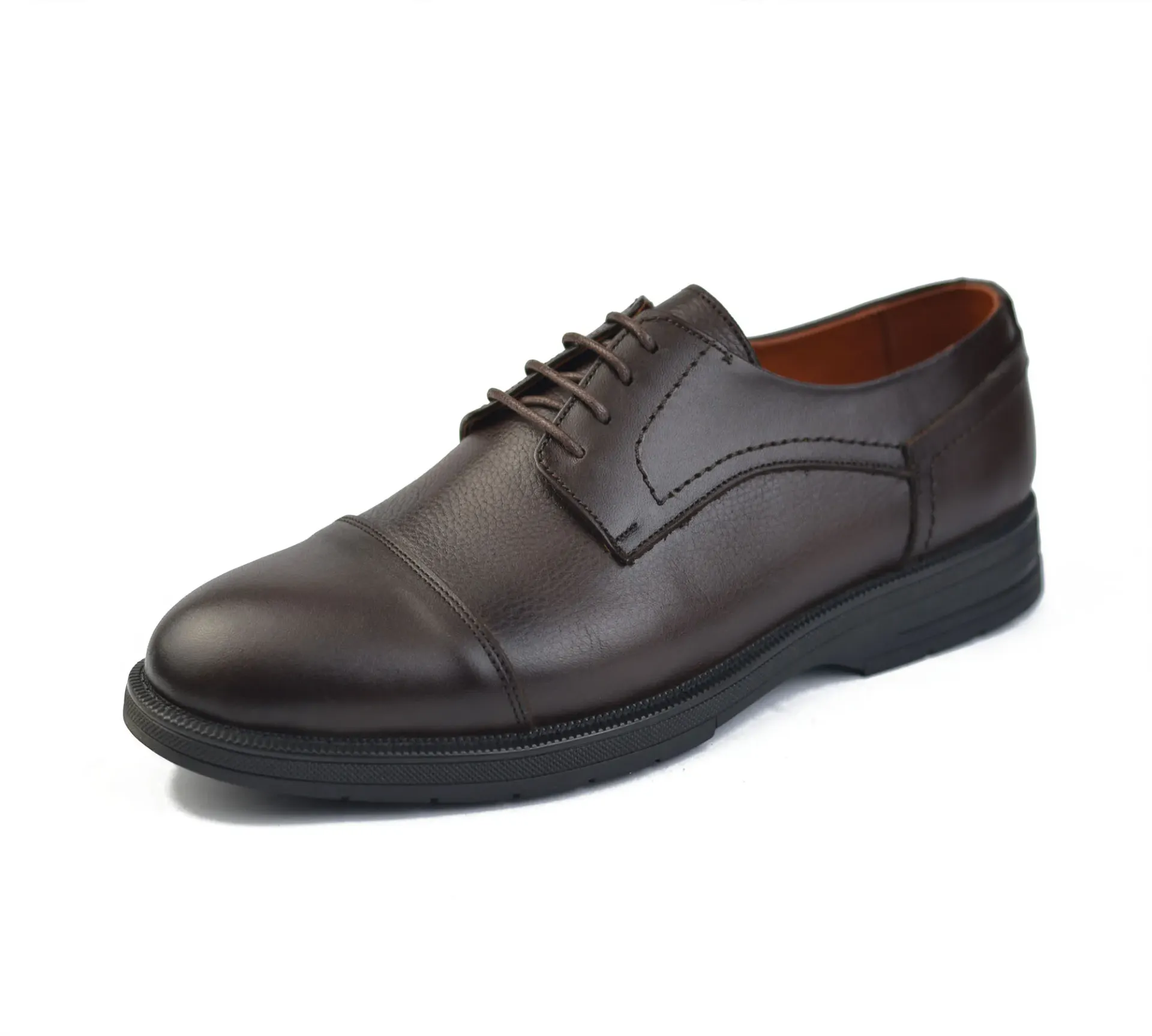 Genuine leather Oxford shoes with a rubber sole
