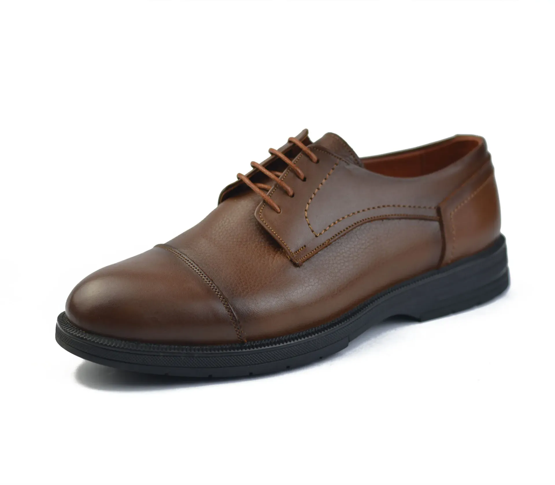 Genuine leather Oxford shoes with a rubber sole