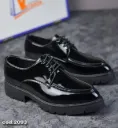 Glossy leather shoes with a rubber sole