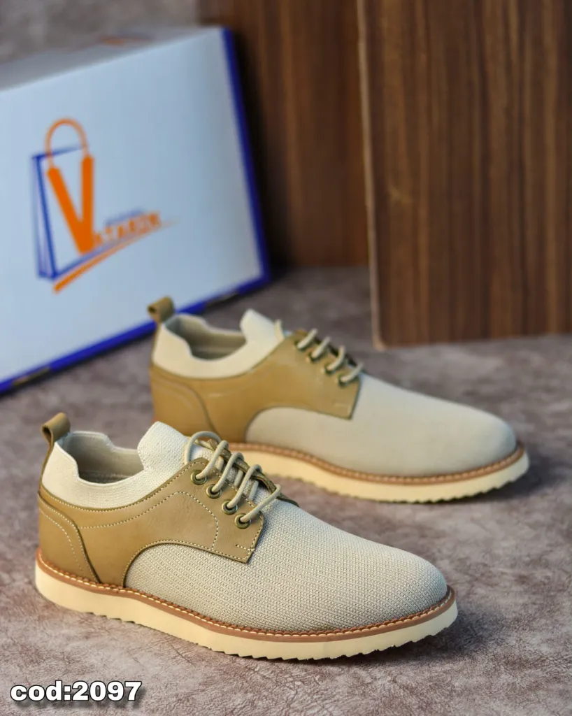 Smart casual shoes made of treated knit fabric and leather with a lightweight EVA sole.