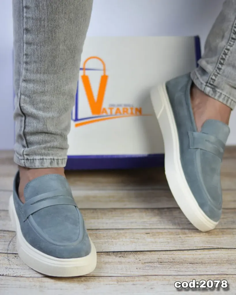 Flat smart sneakers made from suede with an EVA sole