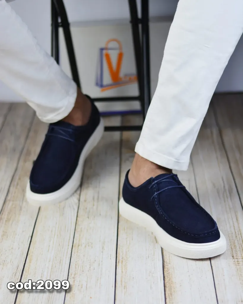 Casual Wallabee-style shoes made from genuine suede leather with a lightweight EVA sole
