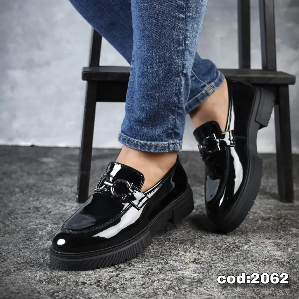 Casual glossy leather shoes with a raised sole