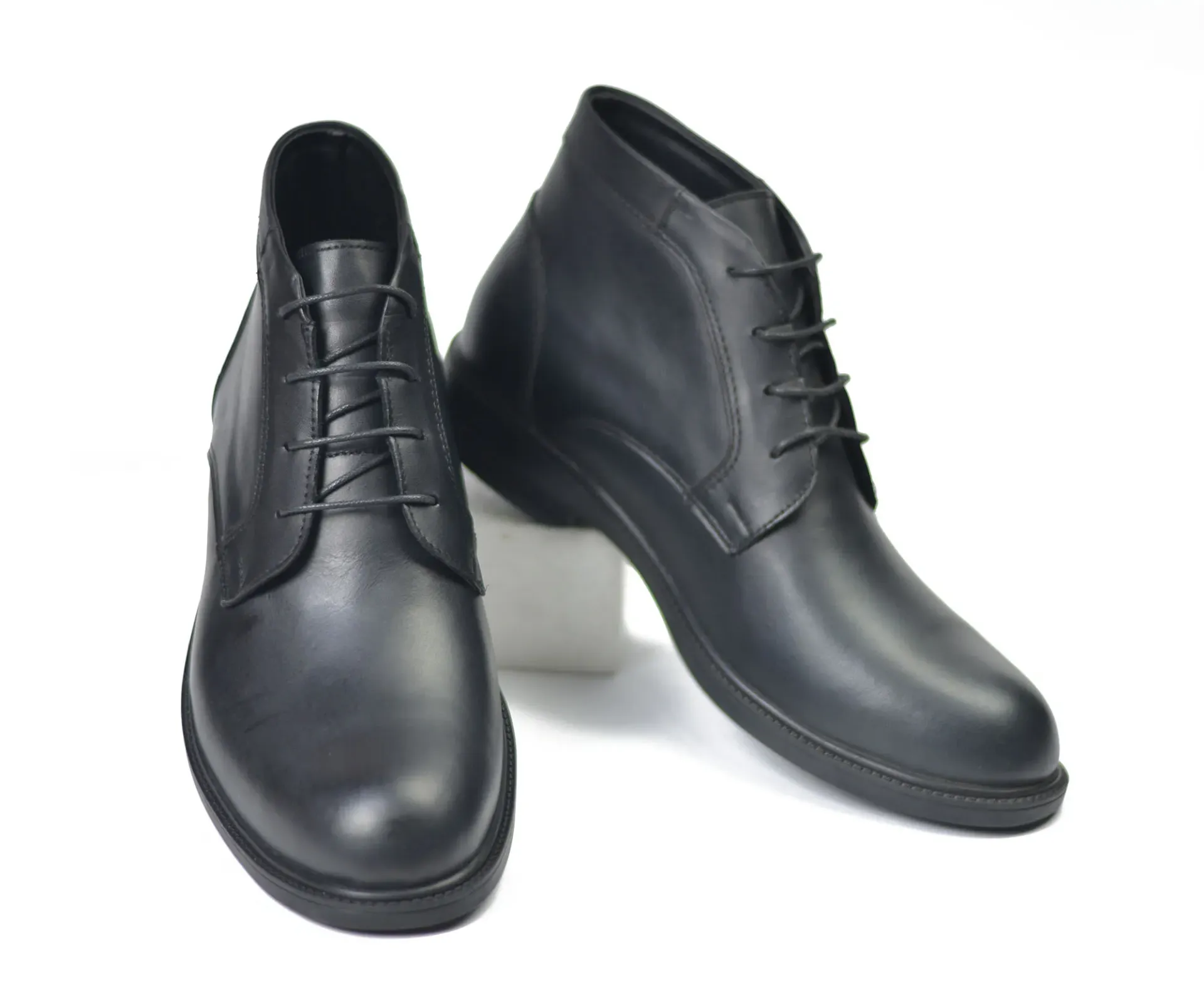 Semi-classic black half-lace shoes made from genuine leather