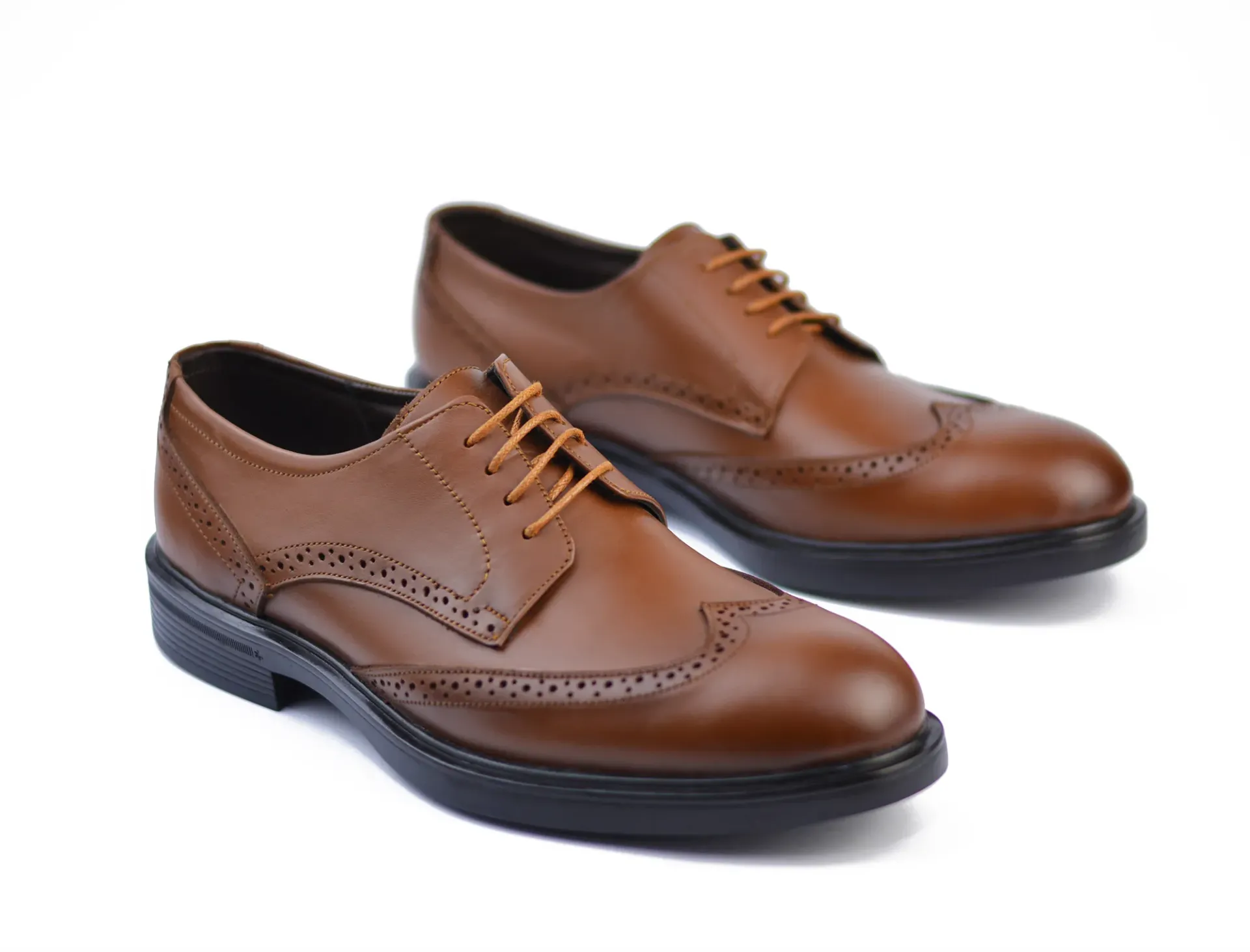 Classic Oxford shoes made from genuine leather with a rubber sole